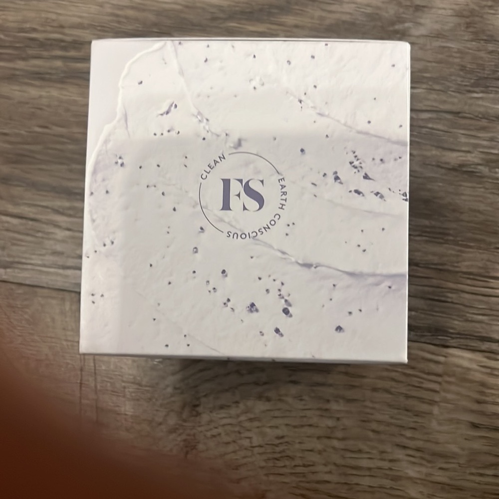 Face - Picture 2 of 2